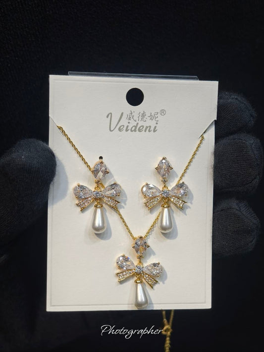 Royal Pearl Bow Zircon Set