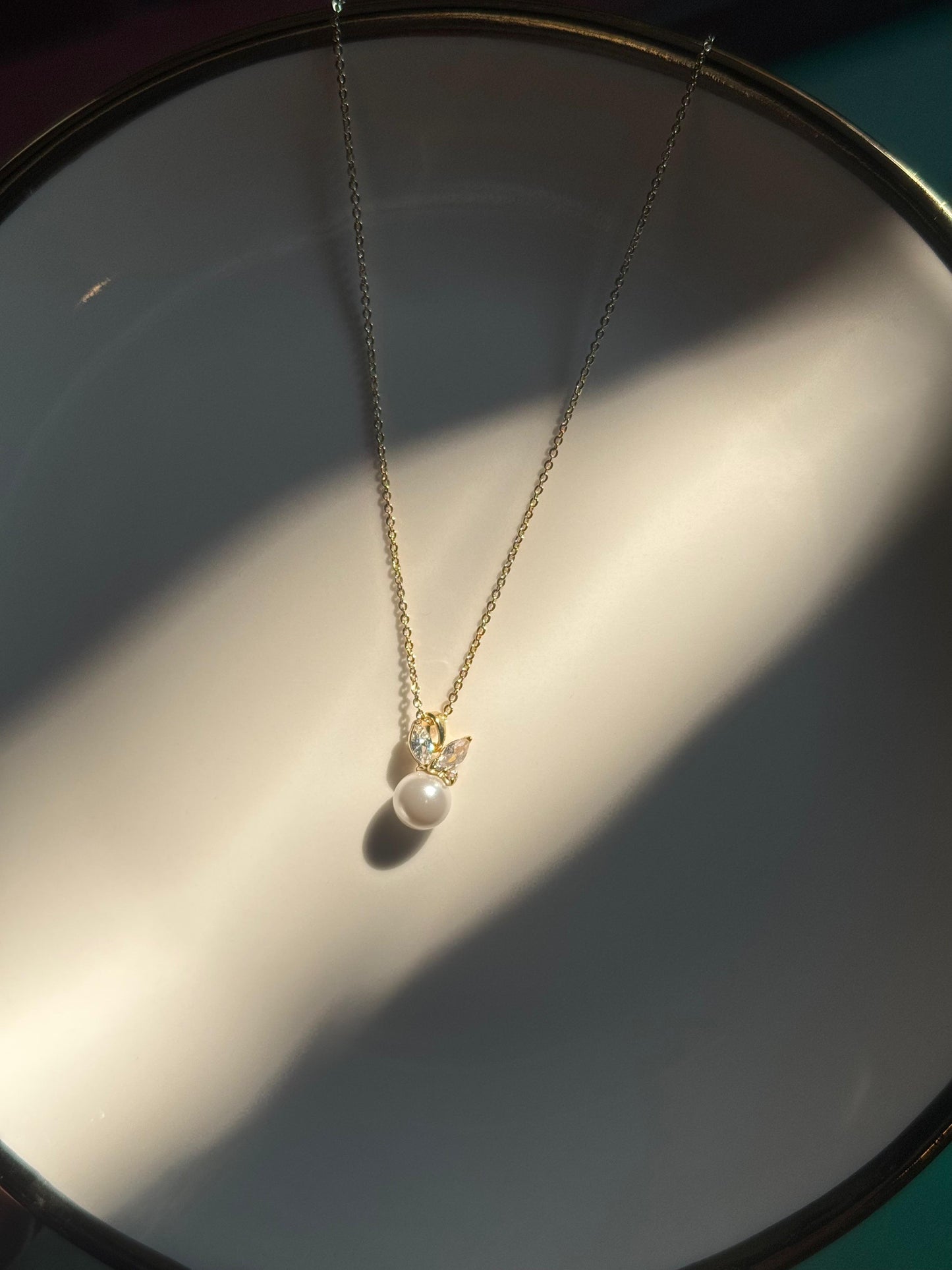 Elegant Pearl Zircon Locket Set