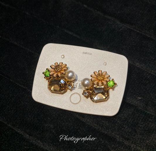 Pearl Crystal Cluster Stud Earrings