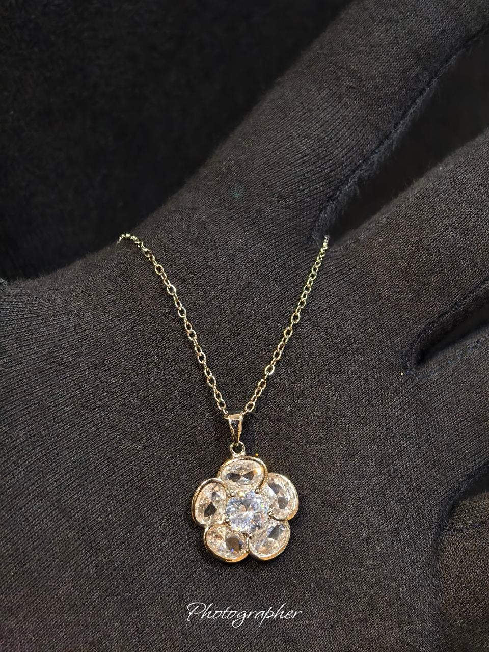 Premium White Floral Zircon Pendant Anti Tarnish