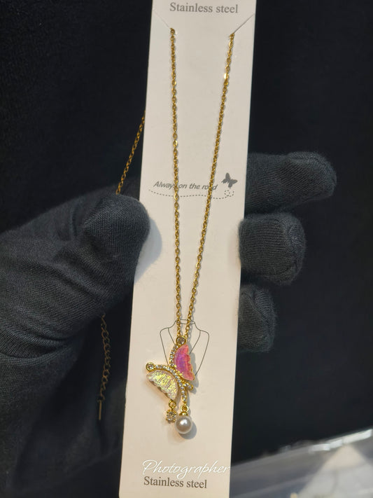 Butterfly premium Pearl Locket