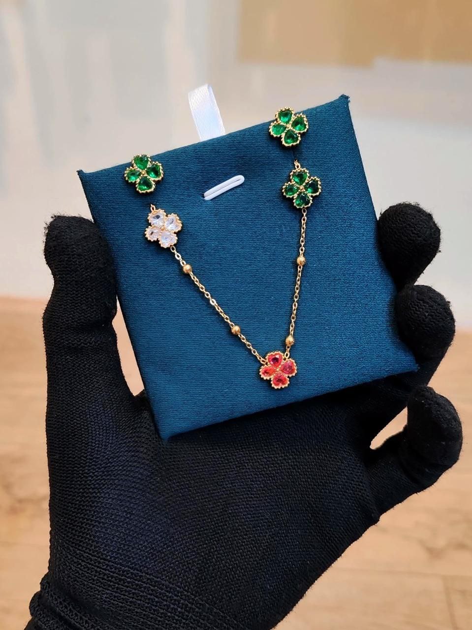 Clover set with earrings