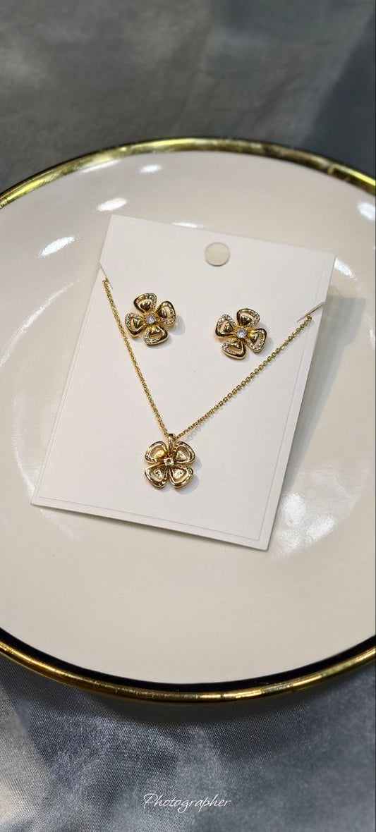 Golden Bloom Anti Tarnish Locket Set