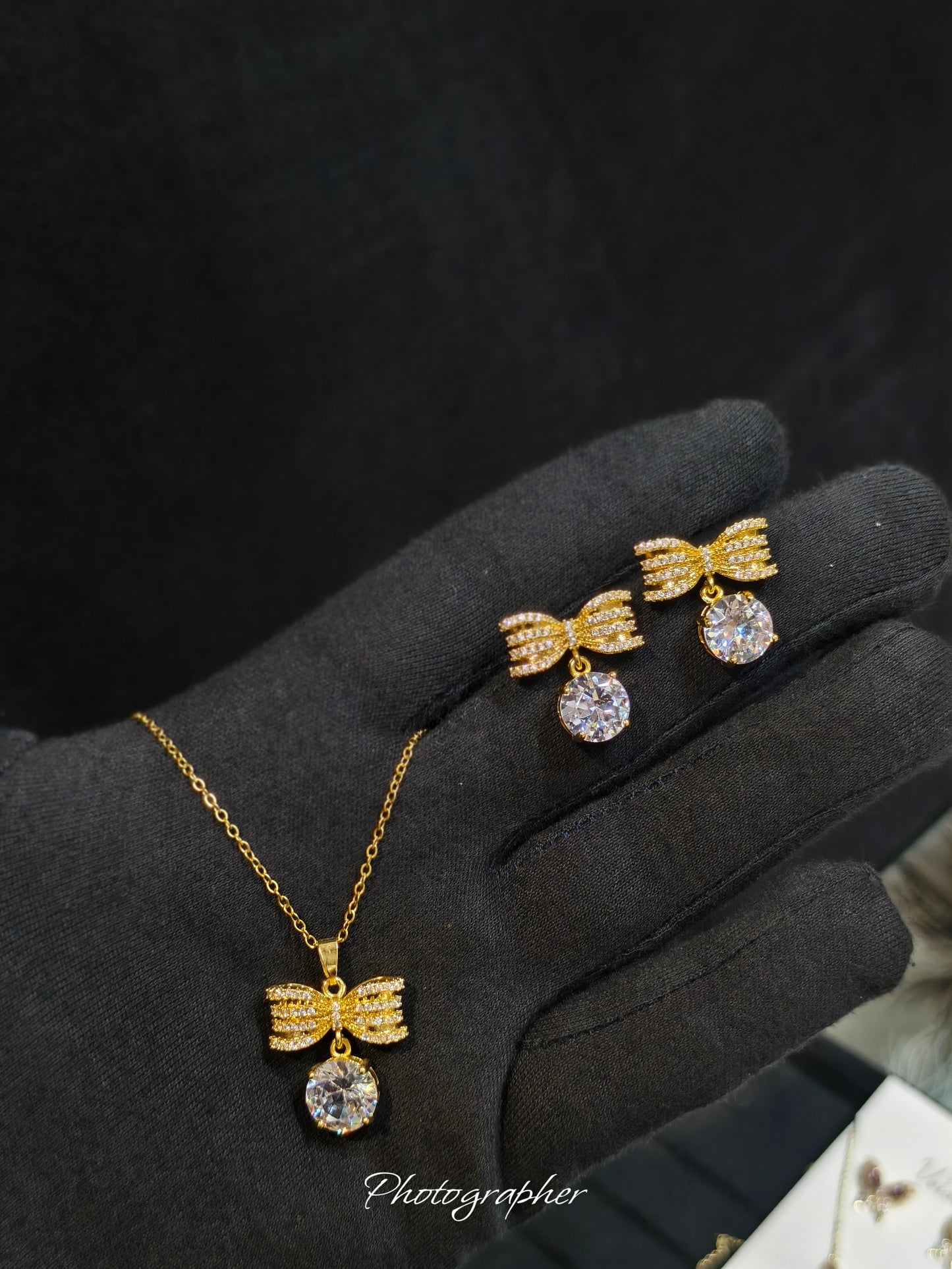 Bow Shine Zircon Locket Set