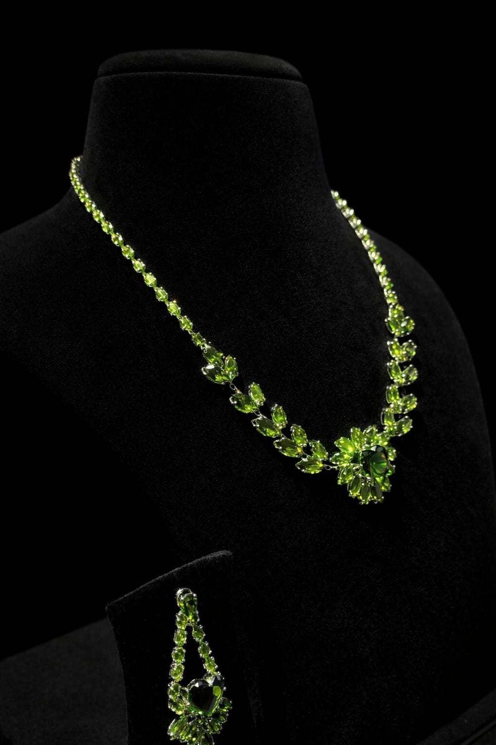 Royal Emerald Statement Set