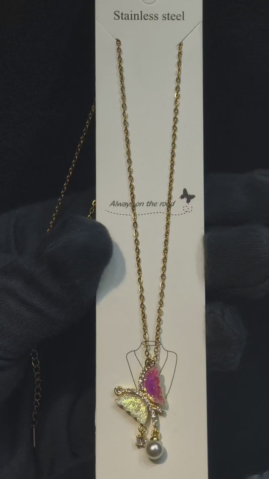 Butterfly premium Pearl Locket