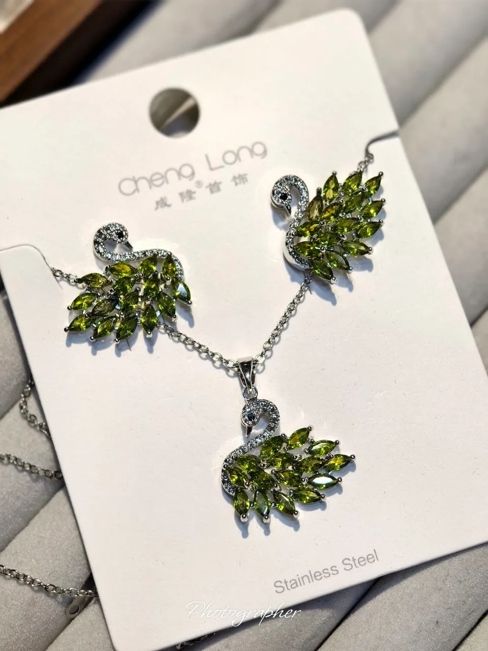 Green Swan Crystal Necklace & Earrings Set